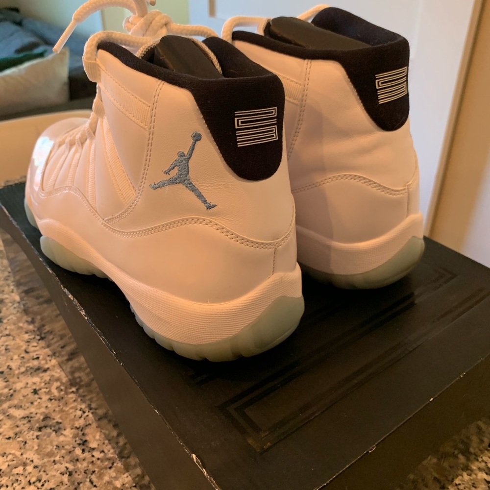 LIKE NEW “JORDAN XI” RETRO